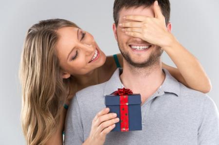 Quoi offrir à un homme pour son anniversaire : 50+ meilleures idées cadeaux