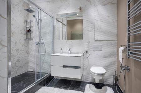 Conception de salle de bain combinée: idées et conseils (80 photos)