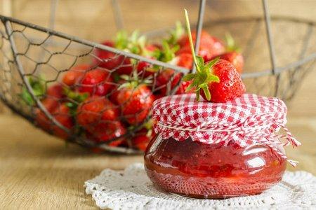 20 délicieuses recettes de confiture de fraises pour l'hiver
