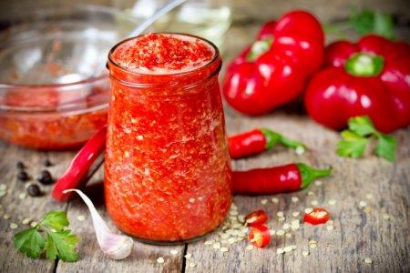 20 recettes de tomate adjika pour l'hiver