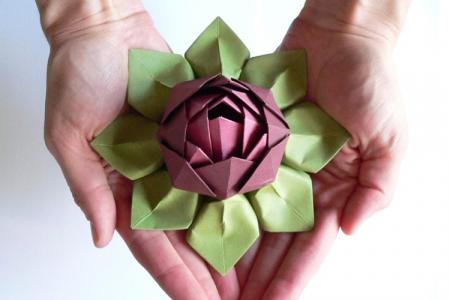 Comment faire des fleurs en papier origami : 8 meilleurs modèles