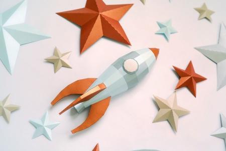 Comment faire une fusée en papier : 10 schémas étape par étape