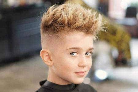 Coupes de cheveux tendance pour garçons 2021 (de 5 à 14 ans)