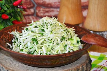 Salade de chou frais : 20 délicieuses recettes pour tous les jours