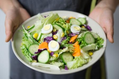 Salades rapides savoureuses et faciles : 20 recettes